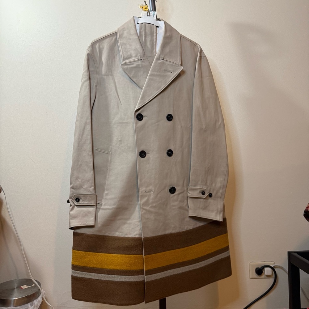 Burberry Beige Trench Coat with Striped Hem - Picture 5 of 16